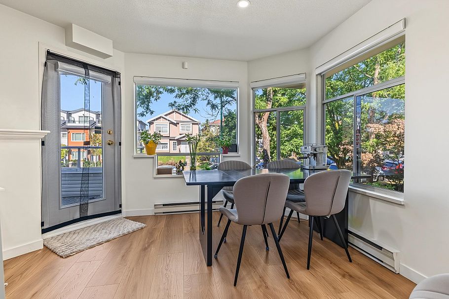 302 3638 Rae Avenue Vancouver, BC - 5