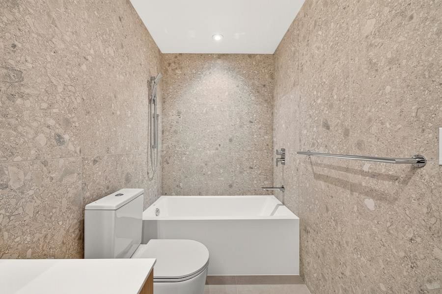 1528 W 6th Avenue Vancouver, BC - 29