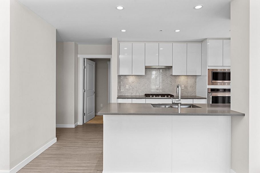 212 2663 Library Lane North Vancouver, BC - 11