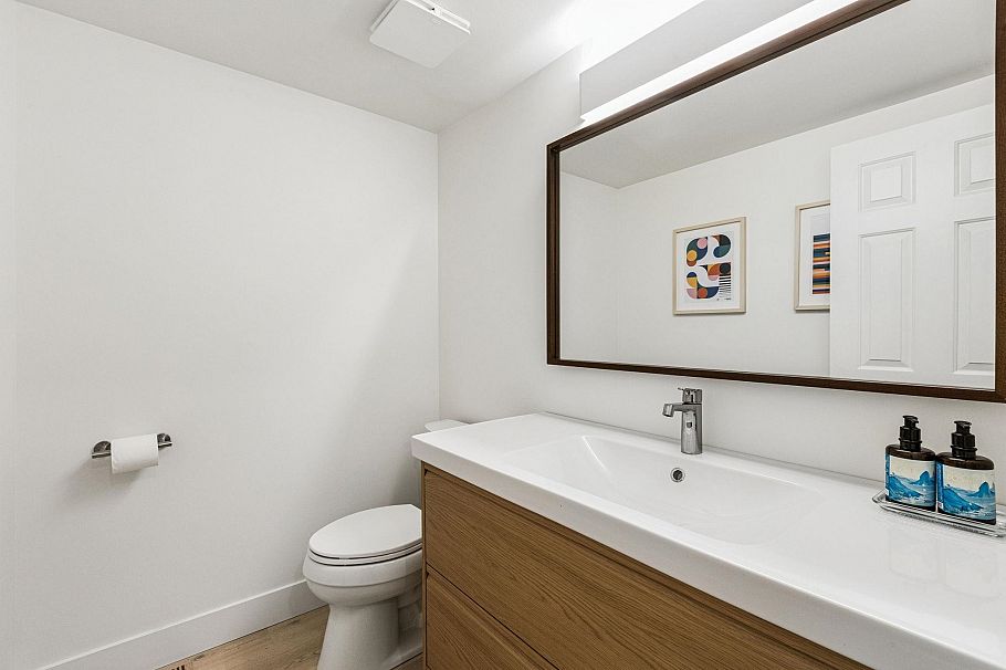 5709 Owl Court North Vancouver, BC - 12
