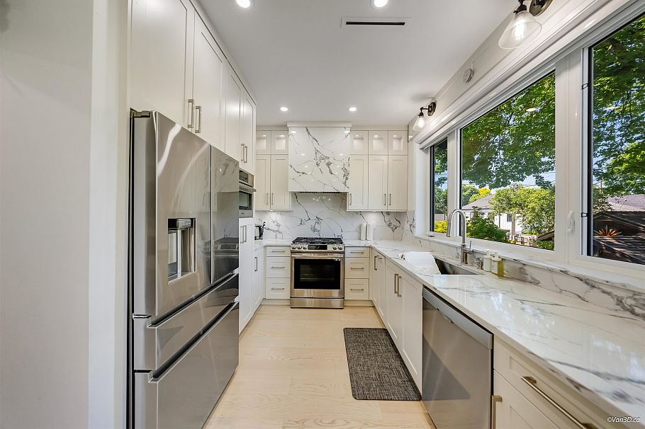 2 683 W 19th Avenue Vancouver, BC - 6