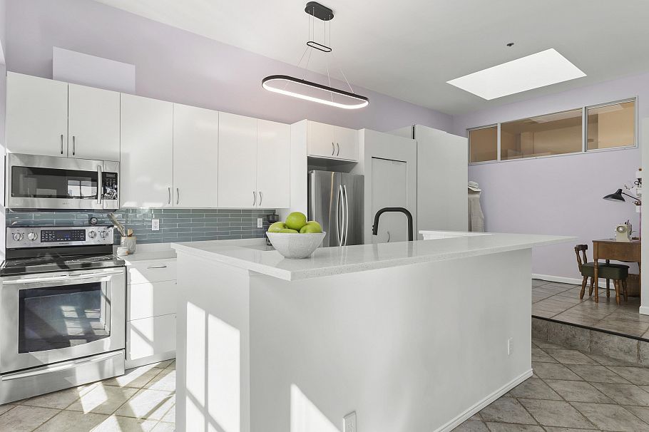 304 4590 Earles Street Vancouver, BC - 17