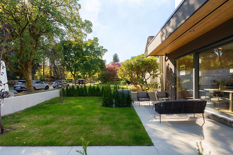 1 2941 W 29th Avenue Vancouver, BC - 37