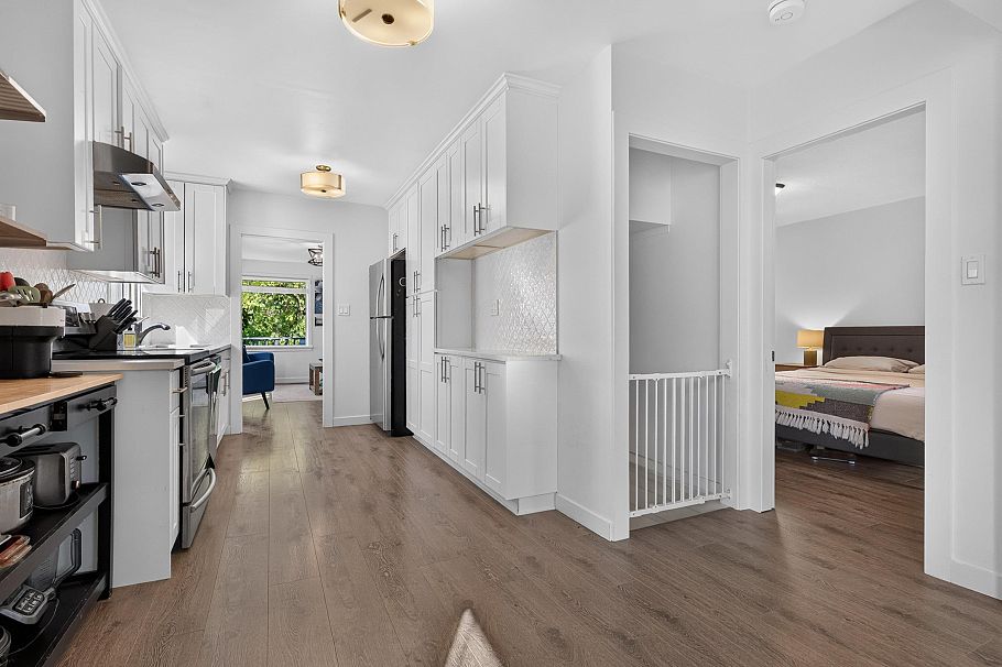 2218 E 11th Avenue Vancouver, BC - 14