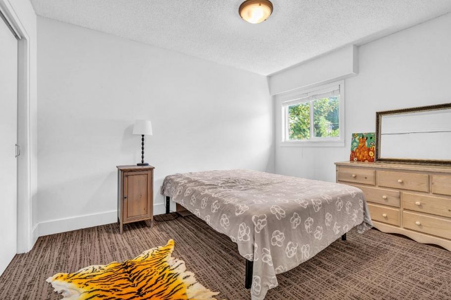 2575 W 3rd Avenue Vancouver, BC - 21