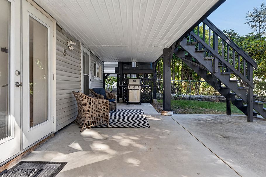 2218 E 11th Avenue Vancouver, BC - 35