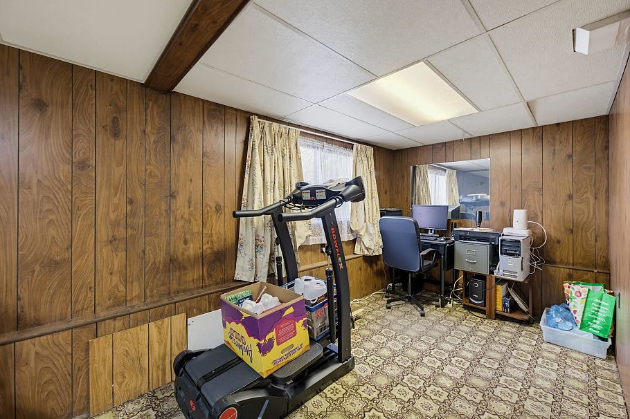 3587 Triumph Street Vancouver, BC - 36