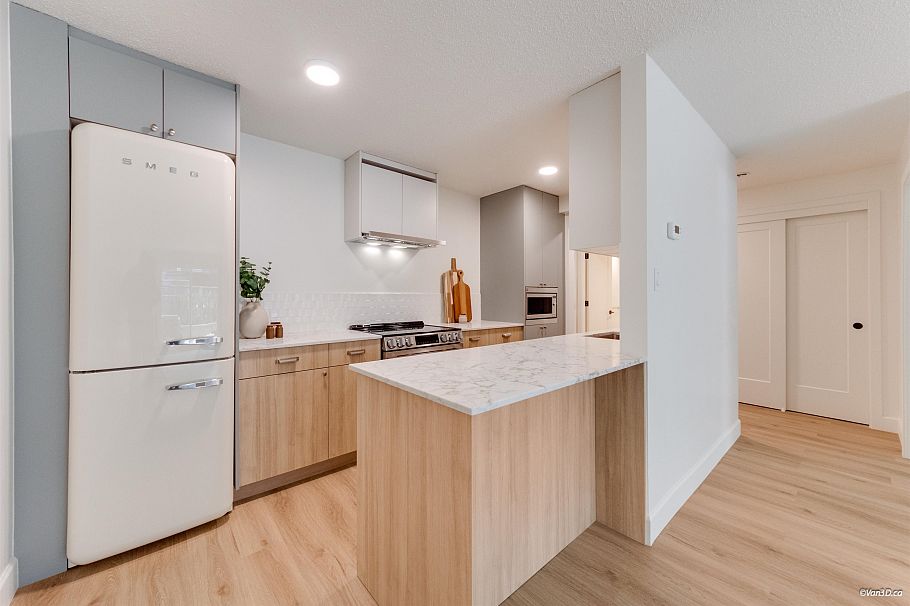 102 270 W 3rd Street North Vancouver, BC - 1