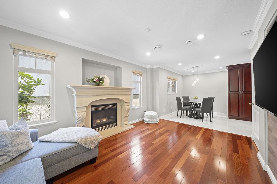 1252 E 11th Avenue Vancouver, BC - 5