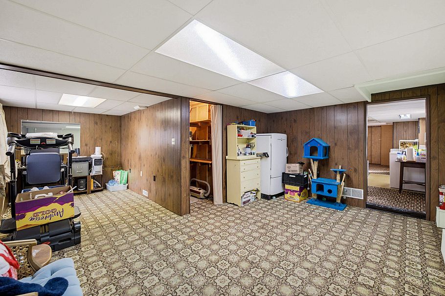 3587 Triumph Street Vancouver, BC - 37