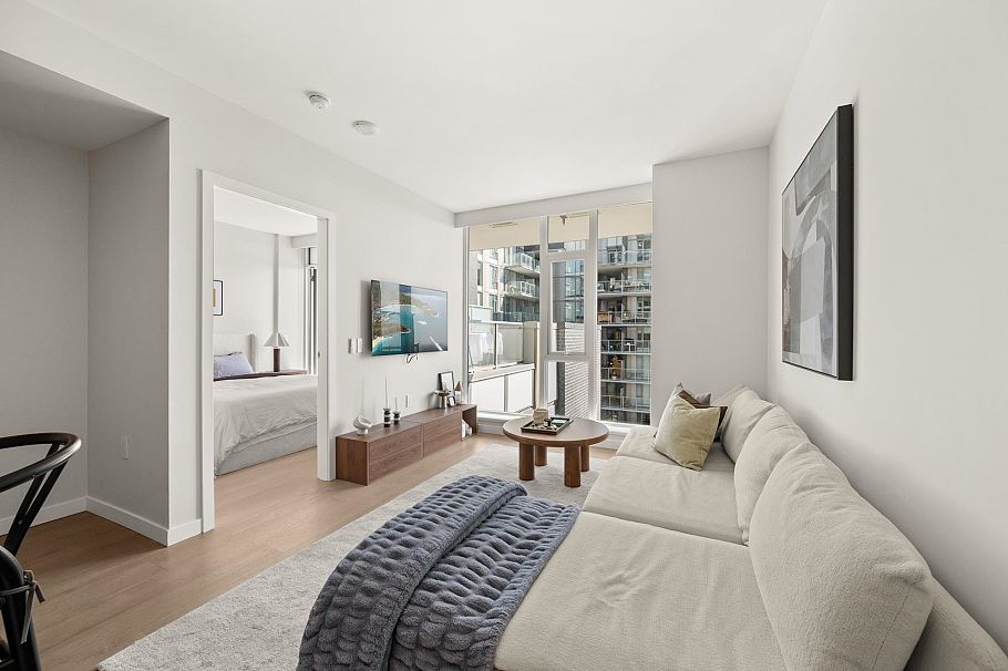 602 7418 Paulson Street Vancouver, BC - 2