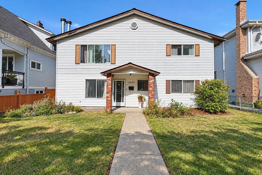 1025 E 22nd Avenue Vancouver, BC - 1