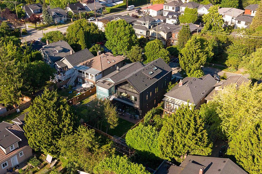 1 4161 Windsor Street Vancouver, BC - 37