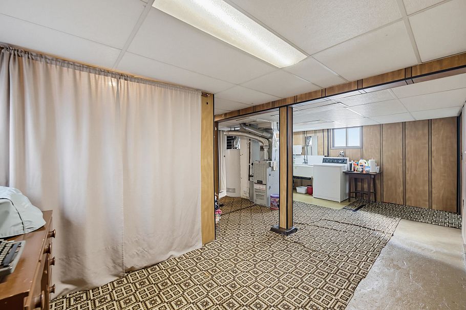 3587 Triumph Street Vancouver, BC - 31