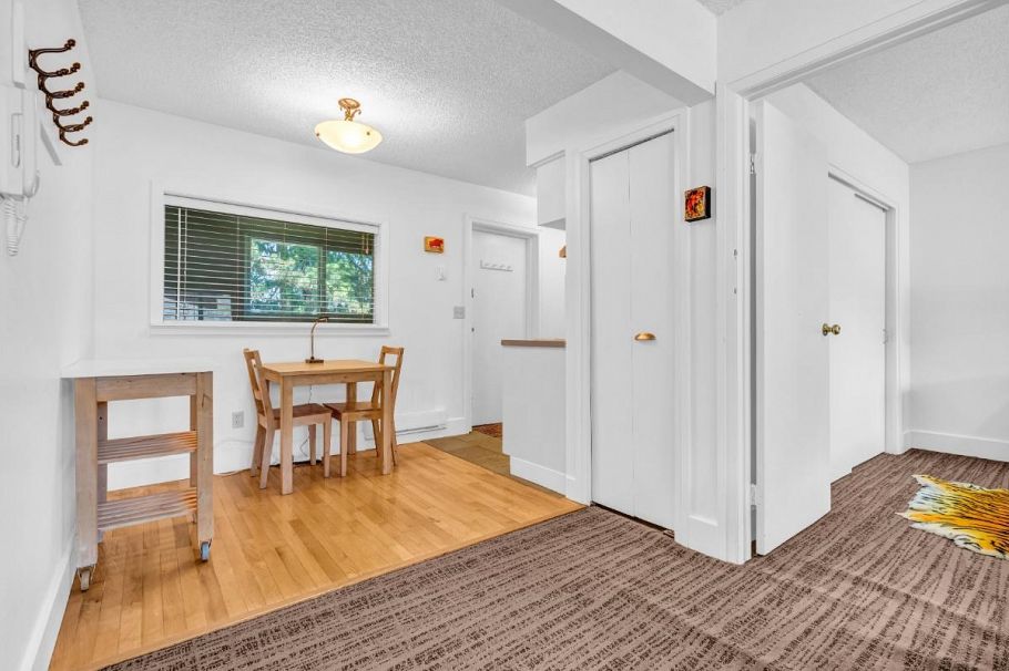 2575 W 3rd Avenue Vancouver, BC - 11