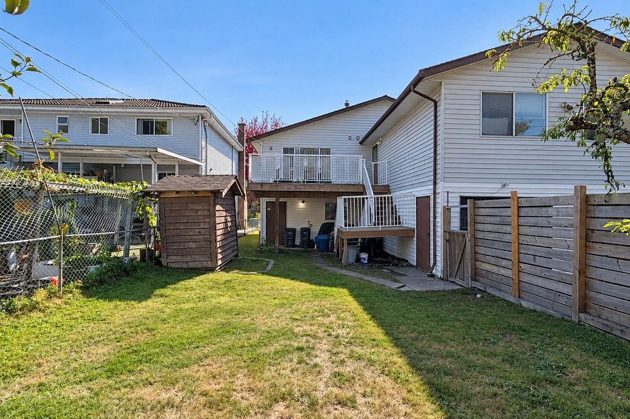 1025 E 22nd Avenue Vancouver, BC - 5