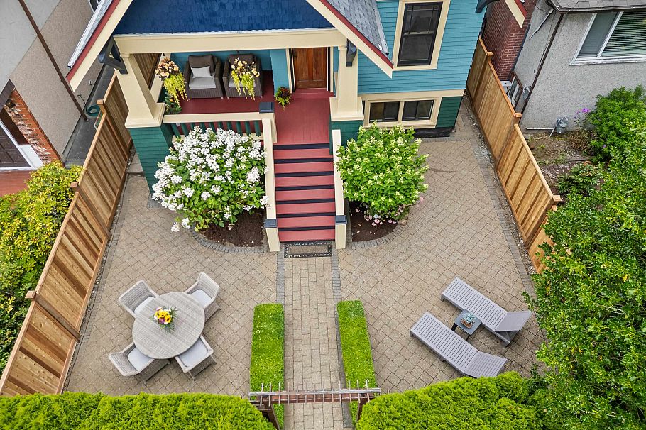 3183 Adanac Street Vancouver, BC - 3