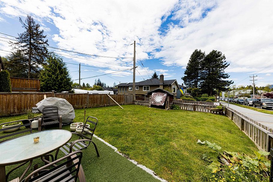 2057 Mahon Avenue North Vancouver, BC - 11