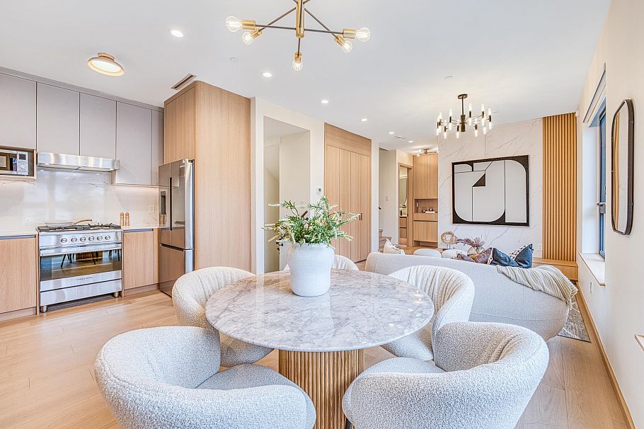 2 968 E 55th Avenue Vancouver, BC - 7