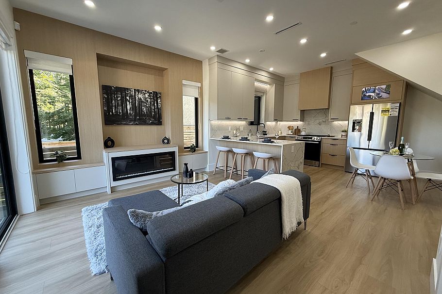 1 2636 Mcgill Street Vancouver, BC - 2