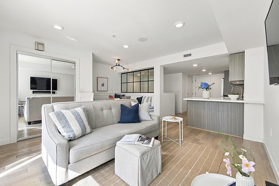 357 E 16th Avenue Vancouver, BC - 6