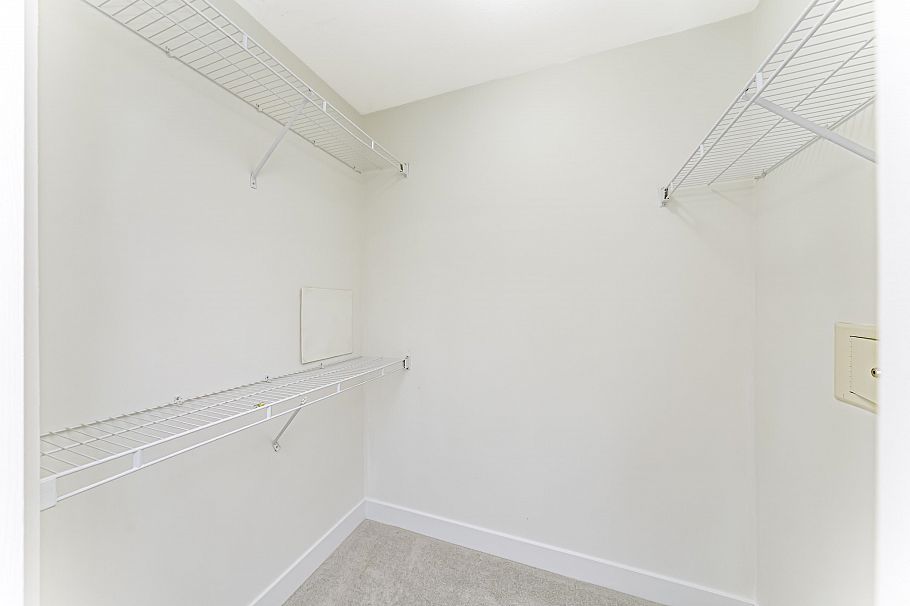 107 1633 Mackay Avenue North Vancouver, BC - 18