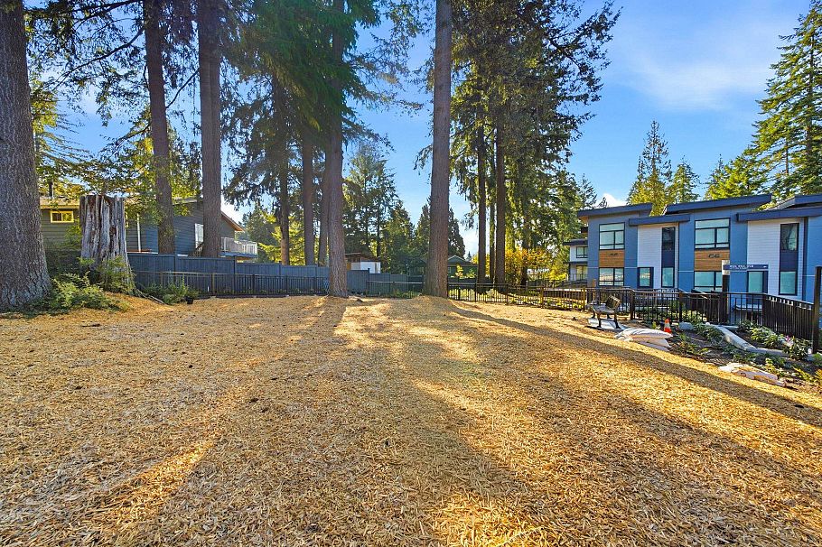 102 956 Lytton Street North Vancouver, BC - 31
