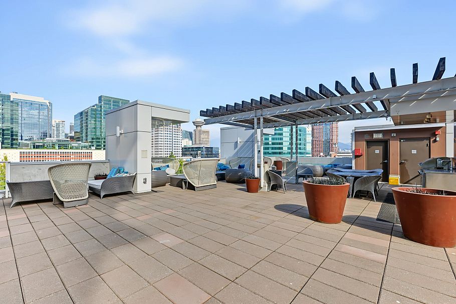 315 161 W Georgia Street Vancouver, BC - 25