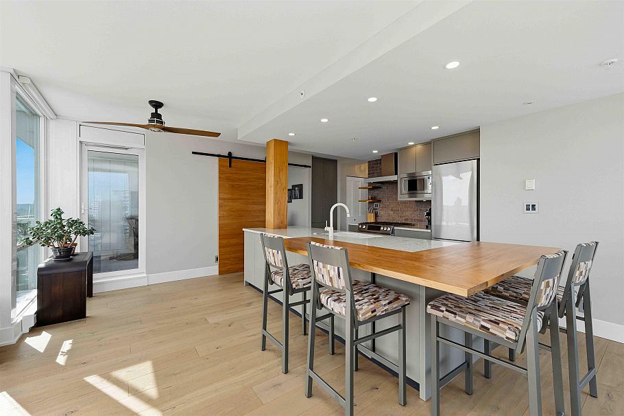 2908 193 Aquarius Mews Vancouver, BC - 13