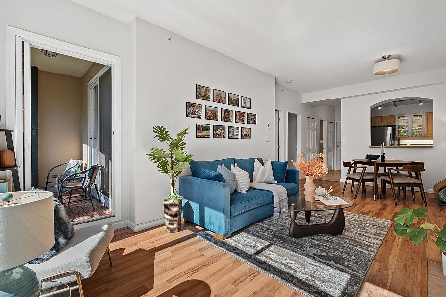 307 3600 Windcrest Drive North Vancouver, BC - 3