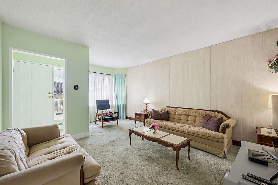 3587 Triumph Street Vancouver, BC - 8