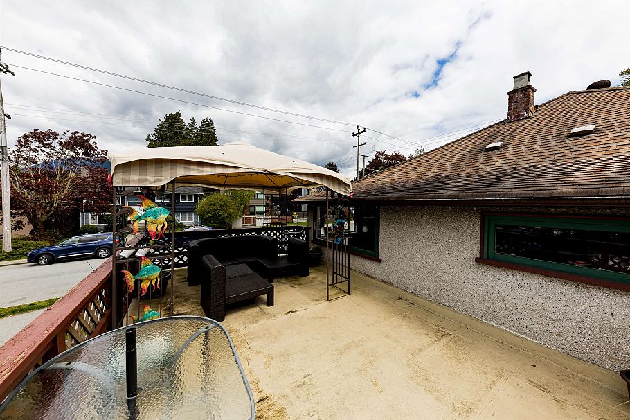 2057 Mahon Avenue North Vancouver, BC - 19