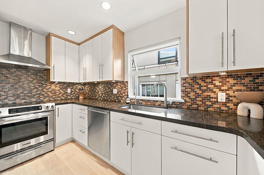 2240 York Avenue Vancouver, BC - 13