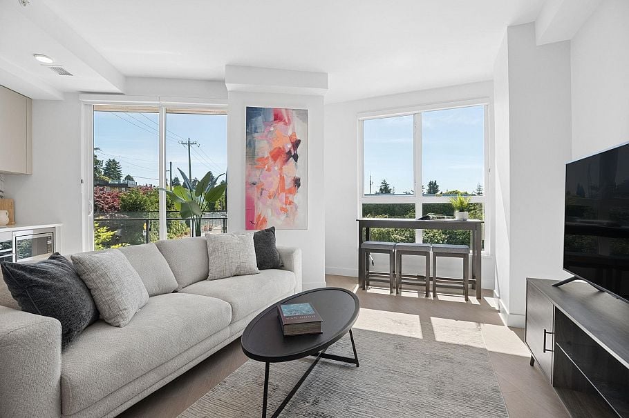 204 333 St. Davids Avenue North Vancouver, BC - 3