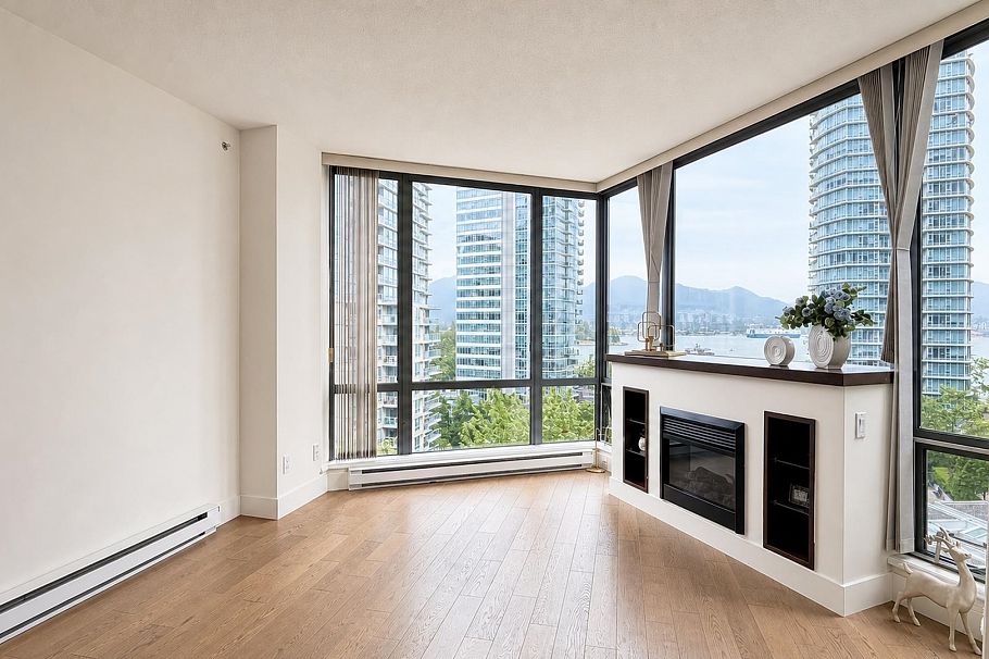 701 1228 W Hastings Street Vancouver, BC - 3