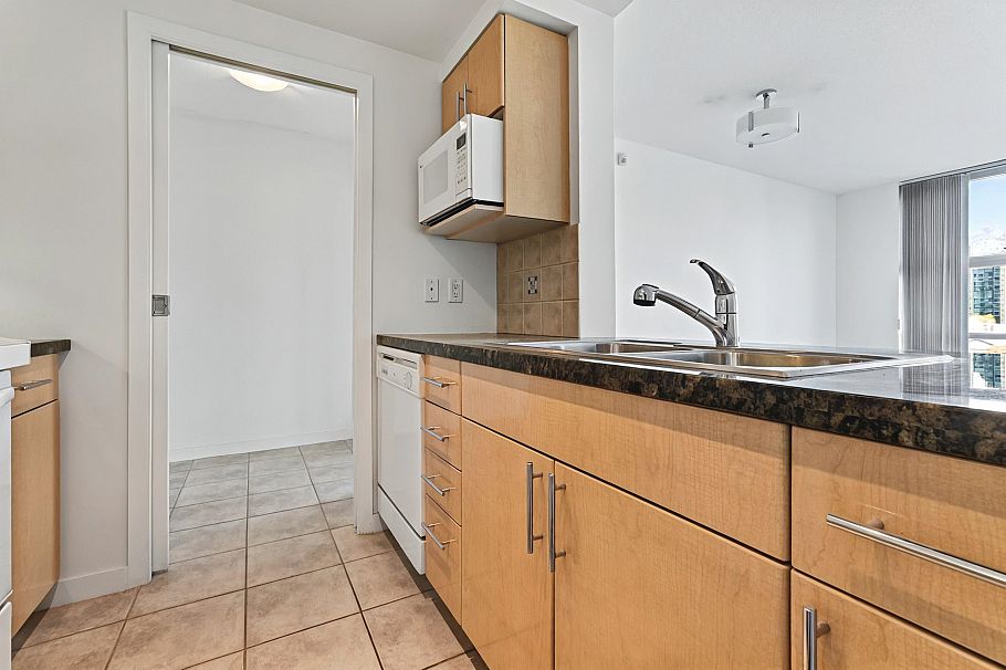 1005 193 AQUARIUS MEWS, Vancouver BC V6Z 2Y3 Vancouver, BC - 21
