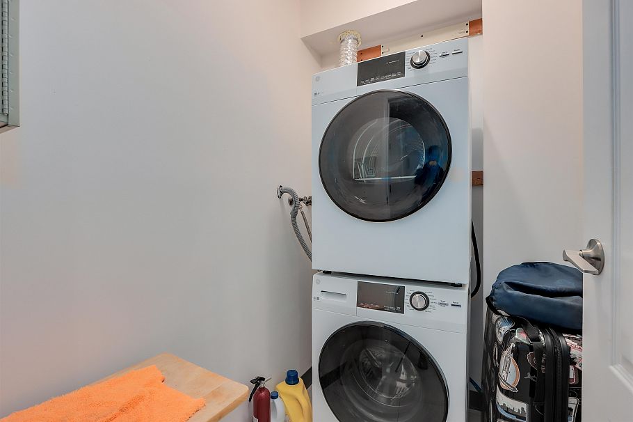 205 1535 Chesterfield Avenue North Vancouver, BC - 17