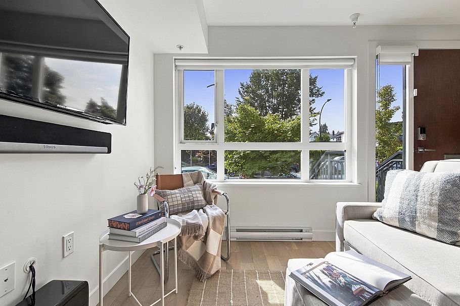 357 E 16th Avenue Vancouver, BC - 5