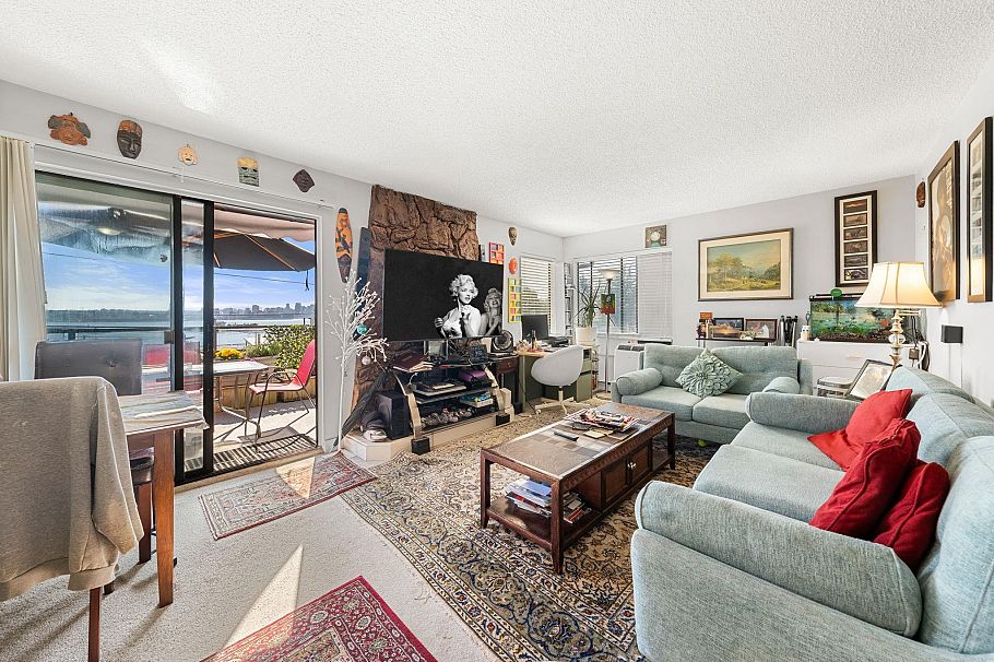 140-142 St. Patricks Avenue North Vancouver, BC - 22