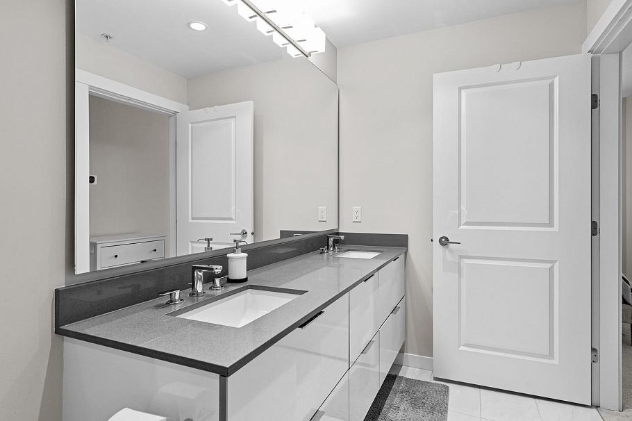 212 2663 Library Lane North Vancouver, BC - 21