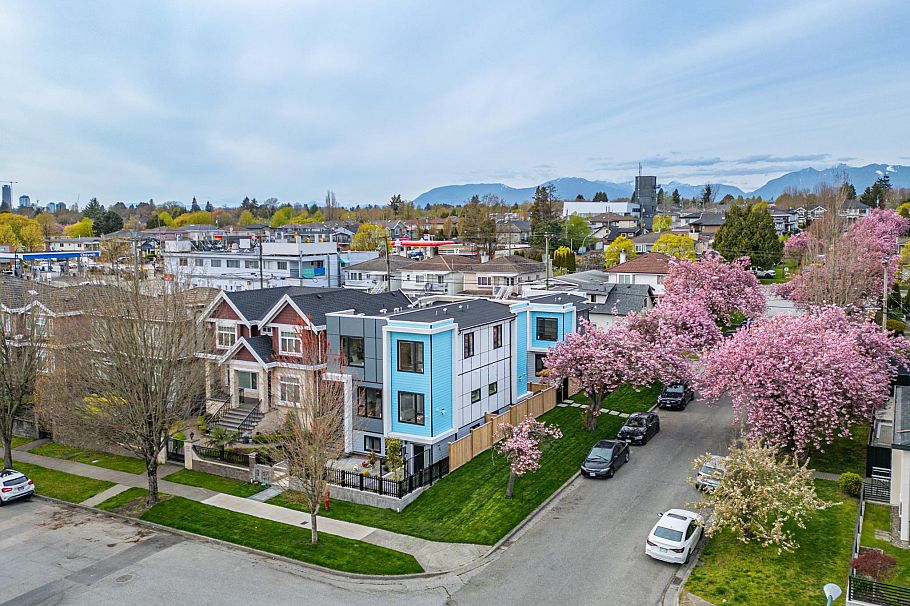 2 1495 E 58th Avenue Vancouver, BC - 2