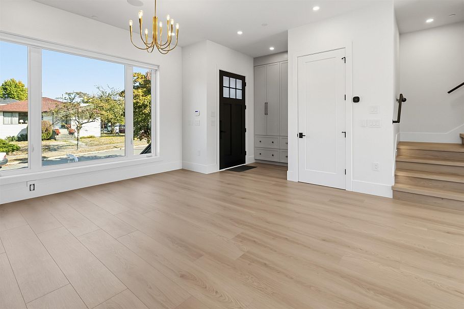3290 E 48th Avenue Vancouver, BC - 9
