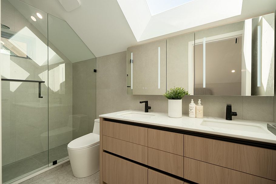 1 2941 W 29th Avenue Vancouver, BC - 35