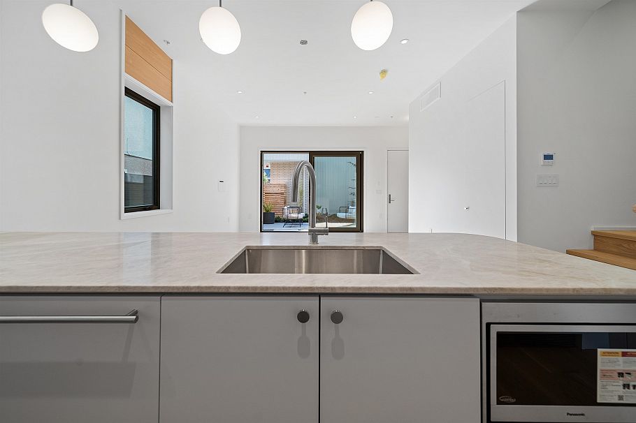 3 164 E 38th Avenue Vancouver, BC - 7