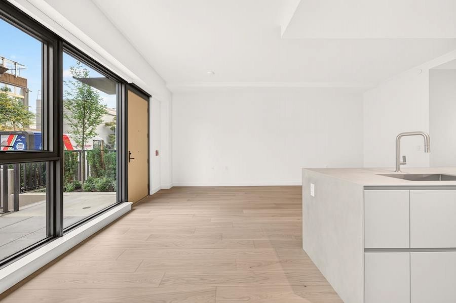 1528 W 6th Avenue Vancouver, BC - 17