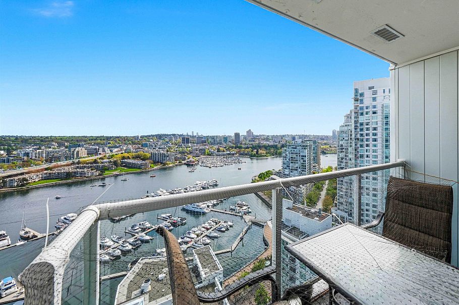 2908 193 Aquarius Mews Vancouver, BC - 27