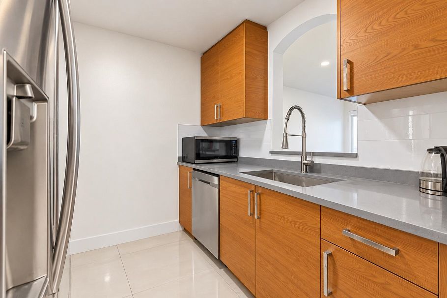 302 3638 Rae Avenue Vancouver, BC - 8