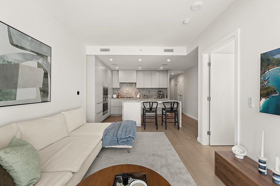 602 7418 Paulson Street Vancouver, BC - 4