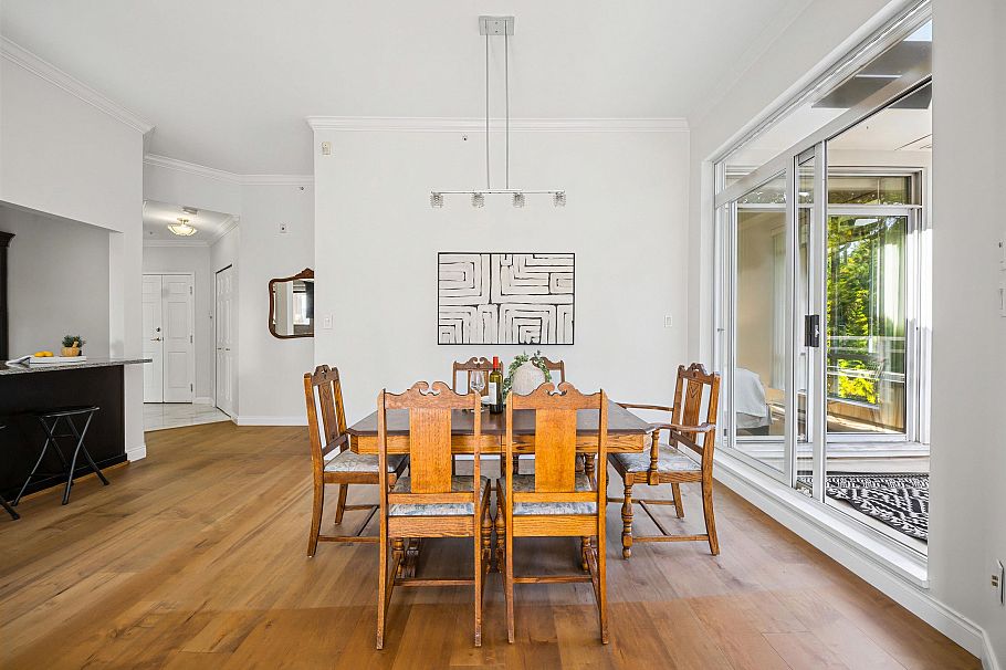 521 3629 Deercrest Drive North Vancouver, BC - 20