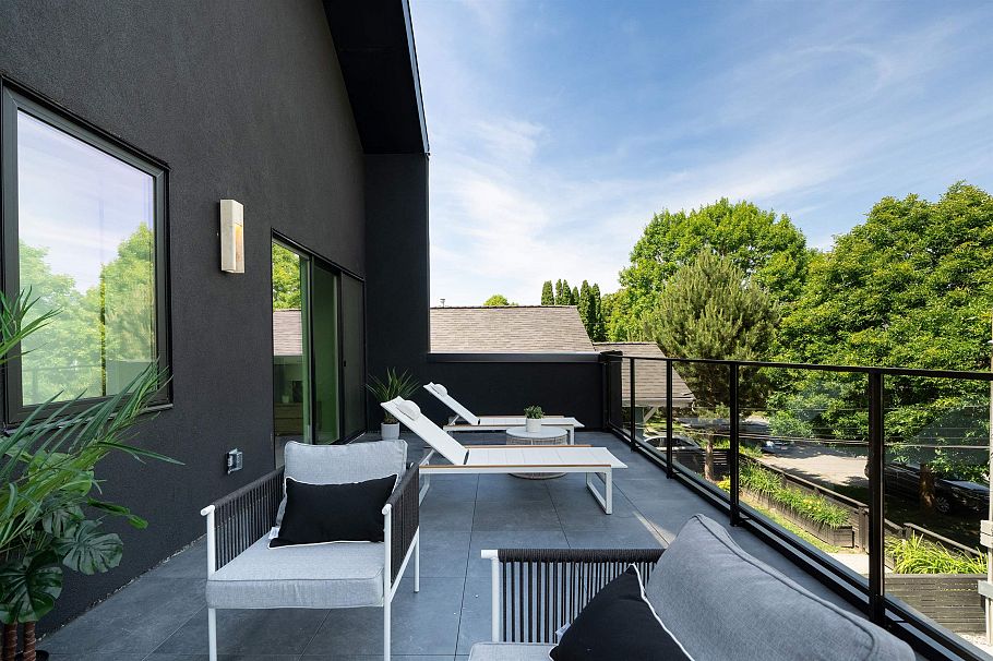1 4161 Windsor Street Vancouver, BC - 23